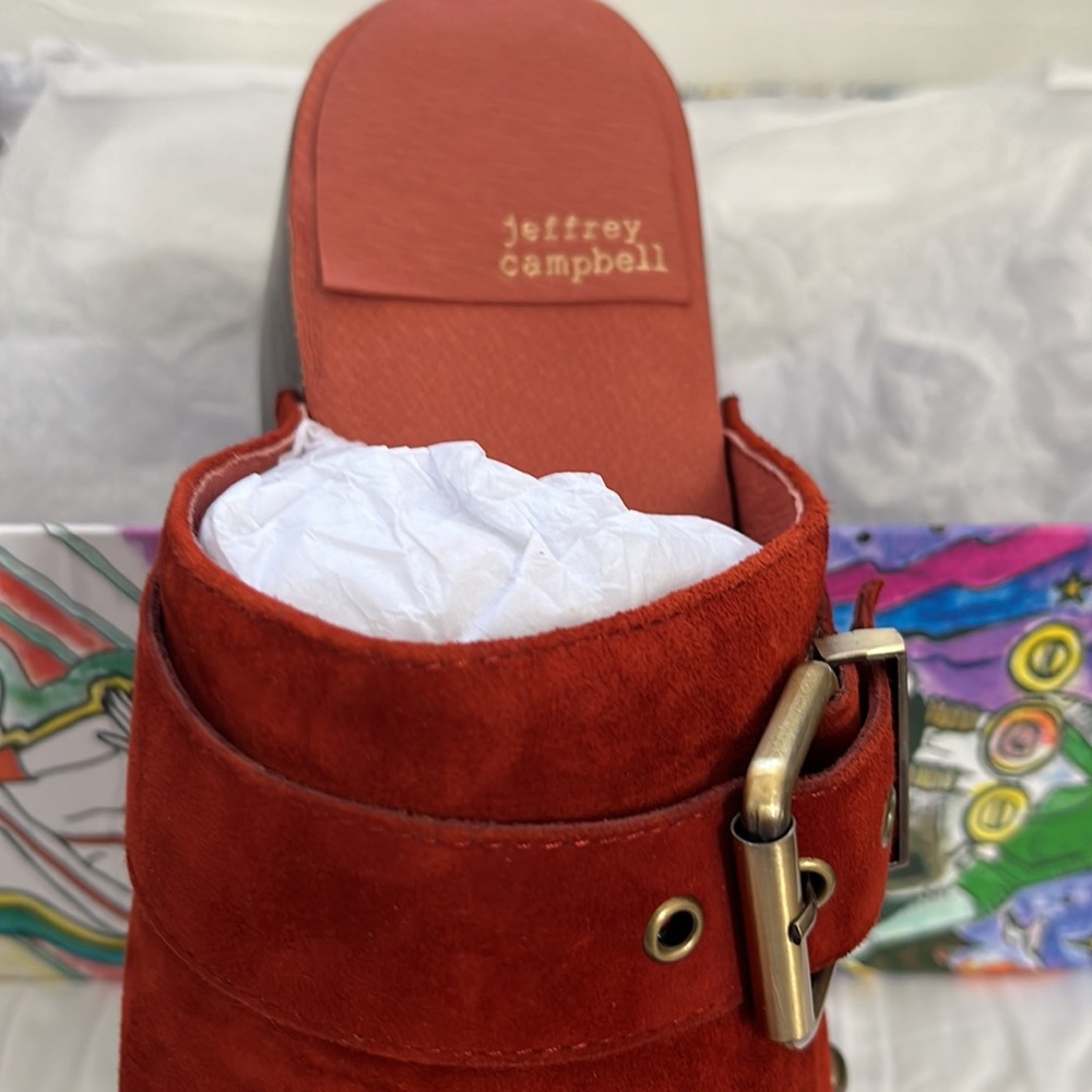 Shoes - Picture 8 of 9